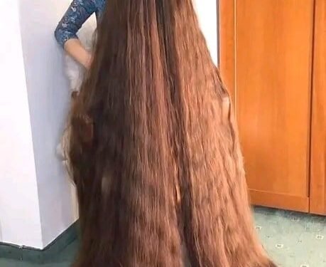 Woman cuts her hair for the first time in 25 years – here’s what she looks like today.