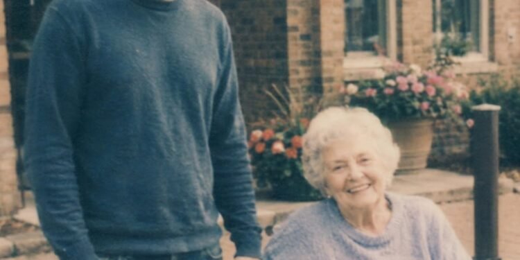 I Pretended To Be A Nursing Home Resident’s Son For Money—Then Her Last Request Changed Everything