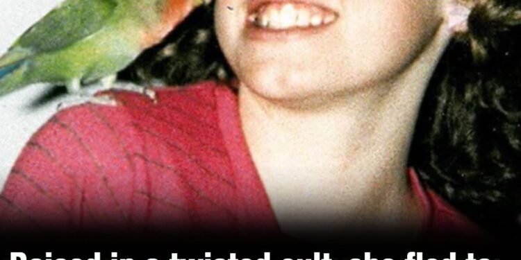 his beloved star was born into a controversial religious sect, but fought her way out. Scraping by, flipping burgers at McDonald’s just to survive, she would later rise to become one of the most sought-after and talked-about actresses in Hollywood. But all of a sudden, she walked away from the spotlight, left the United States, and began a quiet, stripped-down life in Mexico. Her name and incredible story is in the comments ❤️👇🏻