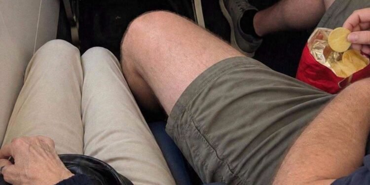 A Man Kept Manspreading Into a Womans Plane Seat for Hours When He Returned From the Restroom He Shouted What the Hell Did You Do