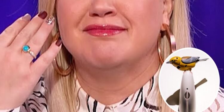 Brooklyn issues clarification after Kelly Clarkson’s claim that item was for sale